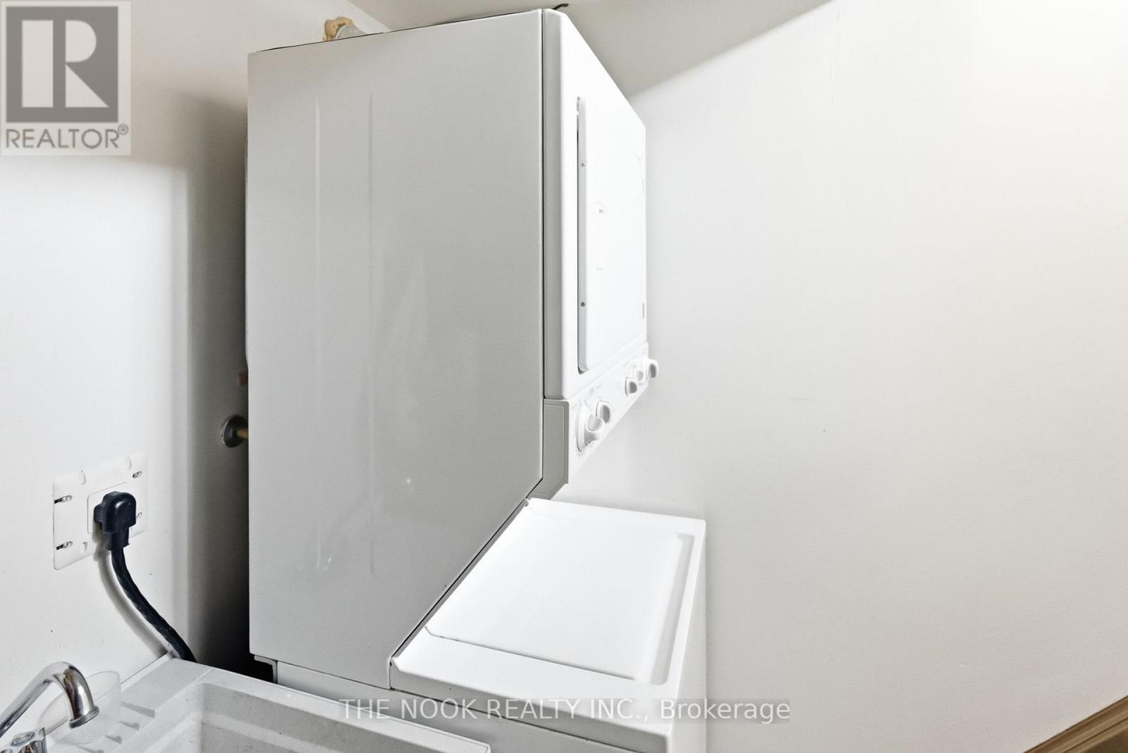 43 Prouse Drive, Brampton (Brampton North), Ontario  L6V 3A3 - Photo 42 - W12850354