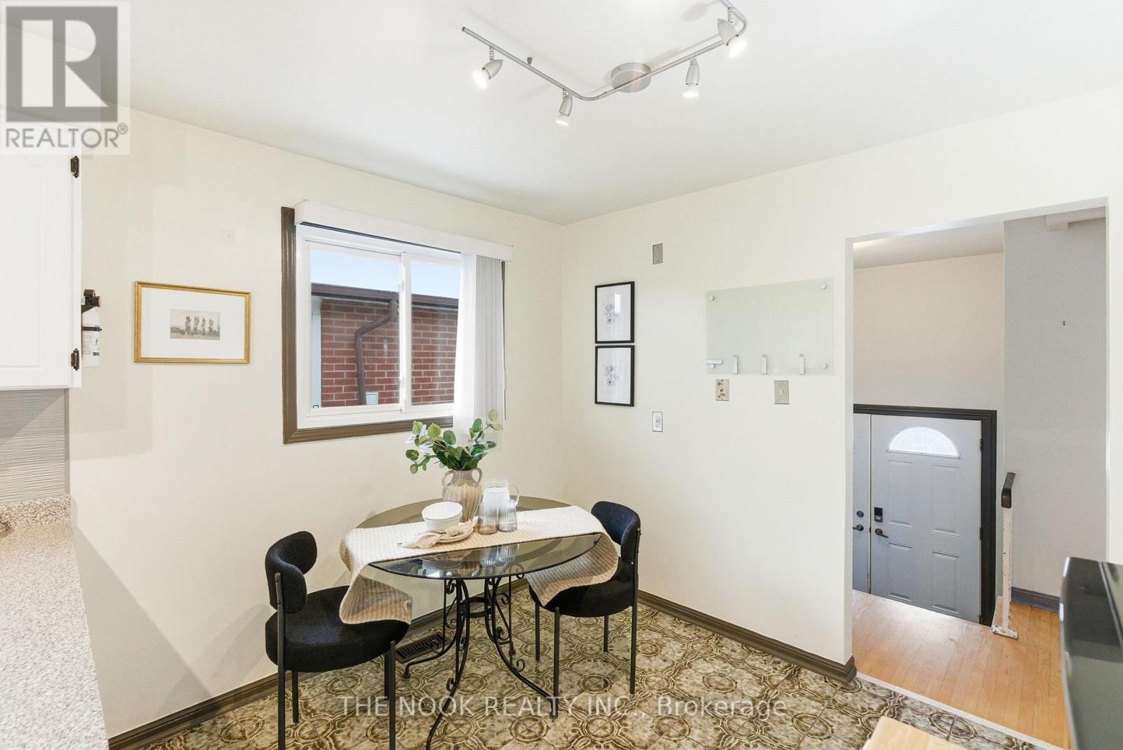 43 Prouse Drive, Brampton (Brampton North), Ontario  L6V 3A3 - Photo 9 - W12850354