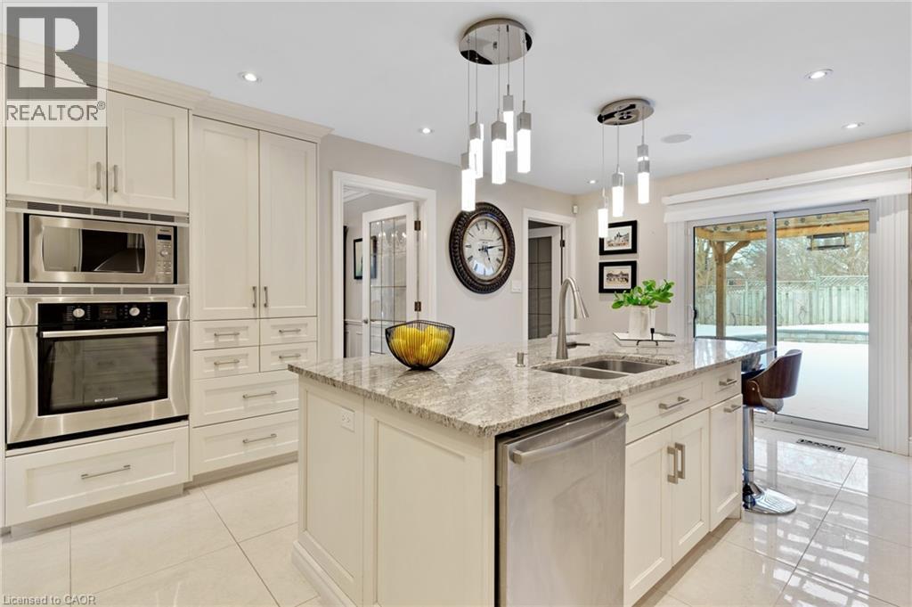 585 Wingrove Court, Waterloo, Ontario  N2T 2C1 - Photo 12 - 40806268