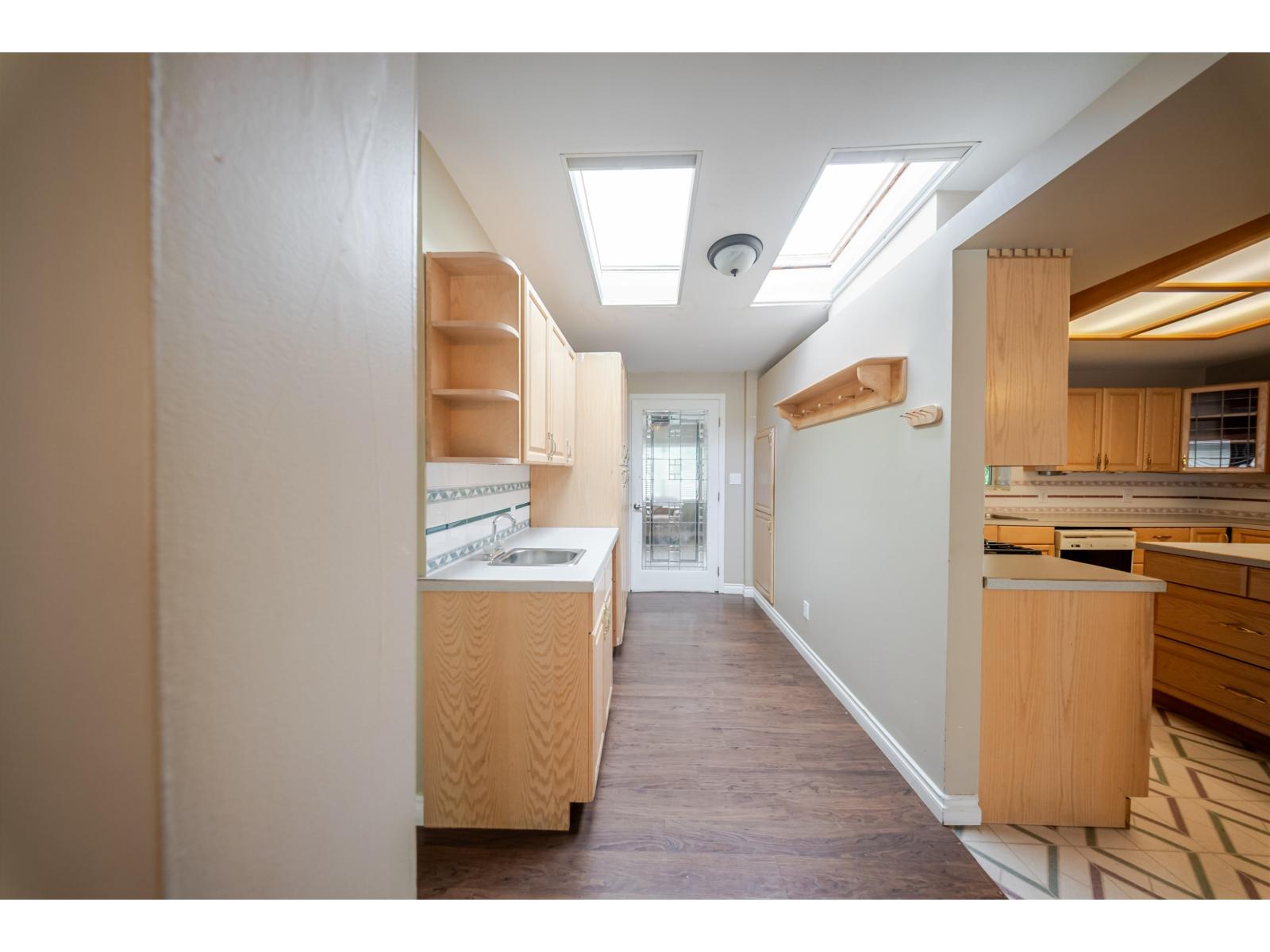 1876 Vera Road, Cultus Lake South, Lindell Beach, British Columbia  V2R 4X1 - Photo 8 - R3093003