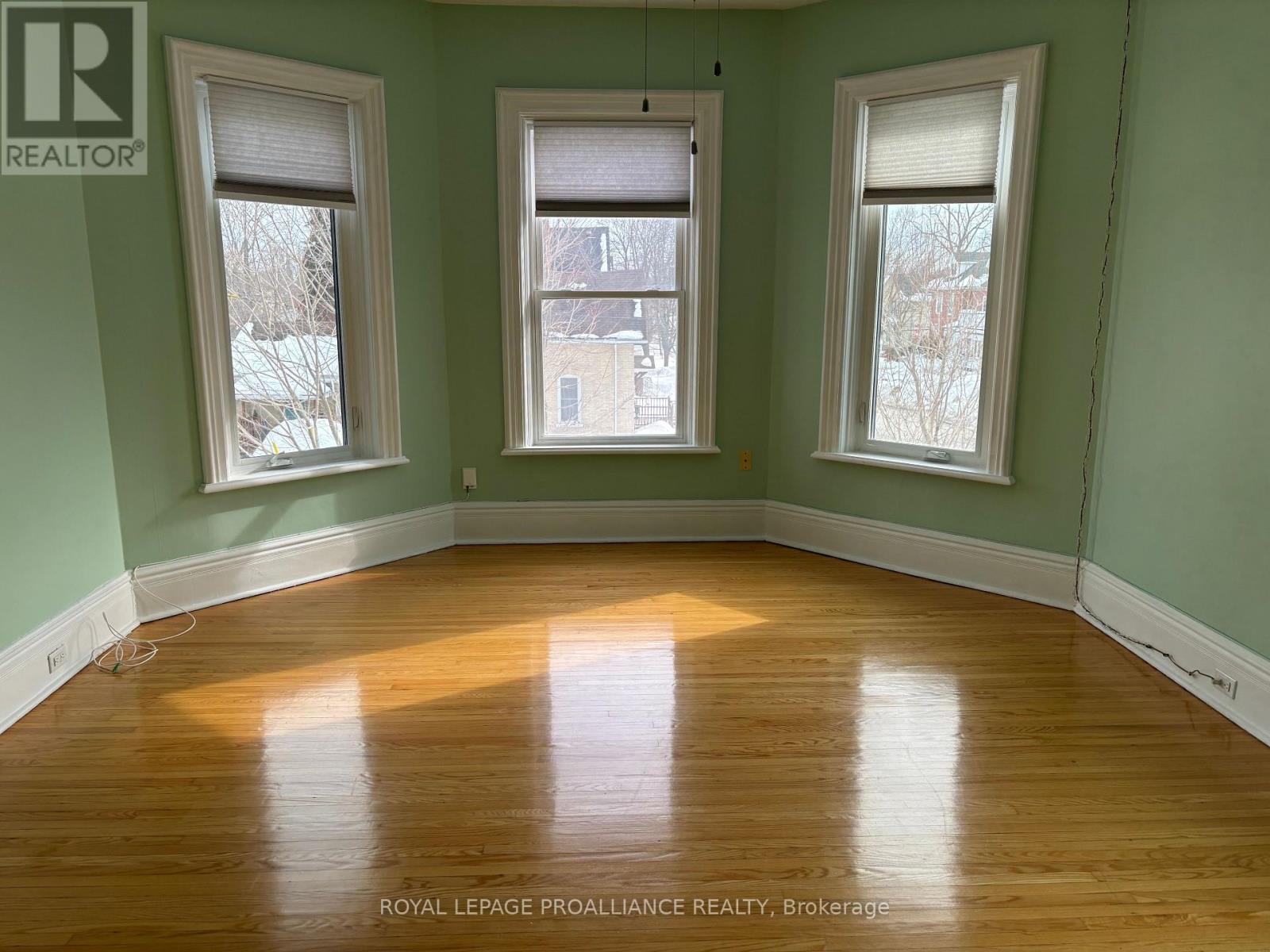 36 Sussex Street N, Kawartha Lakes, Ontario  K9V 3N7 - Photo 17 - X12850542