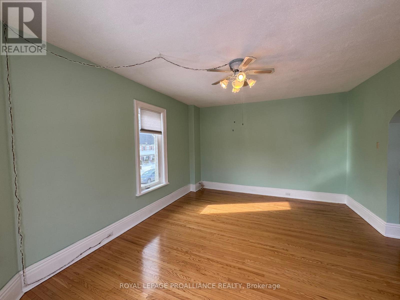 36 Sussex Street N, Kawartha Lakes, Ontario  K9V 3N7 - Photo 21 - X12850542