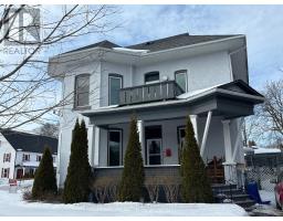 36 SUSSEX STREET N, Kawartha Lakes, Ontario
