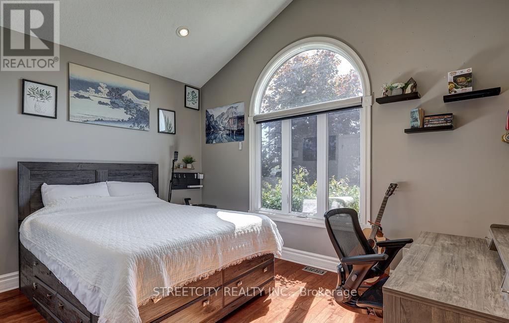 1 Mcgregor Court, St. Thomas, Ontario  N5P 4H7 - Photo 11 - X12850320