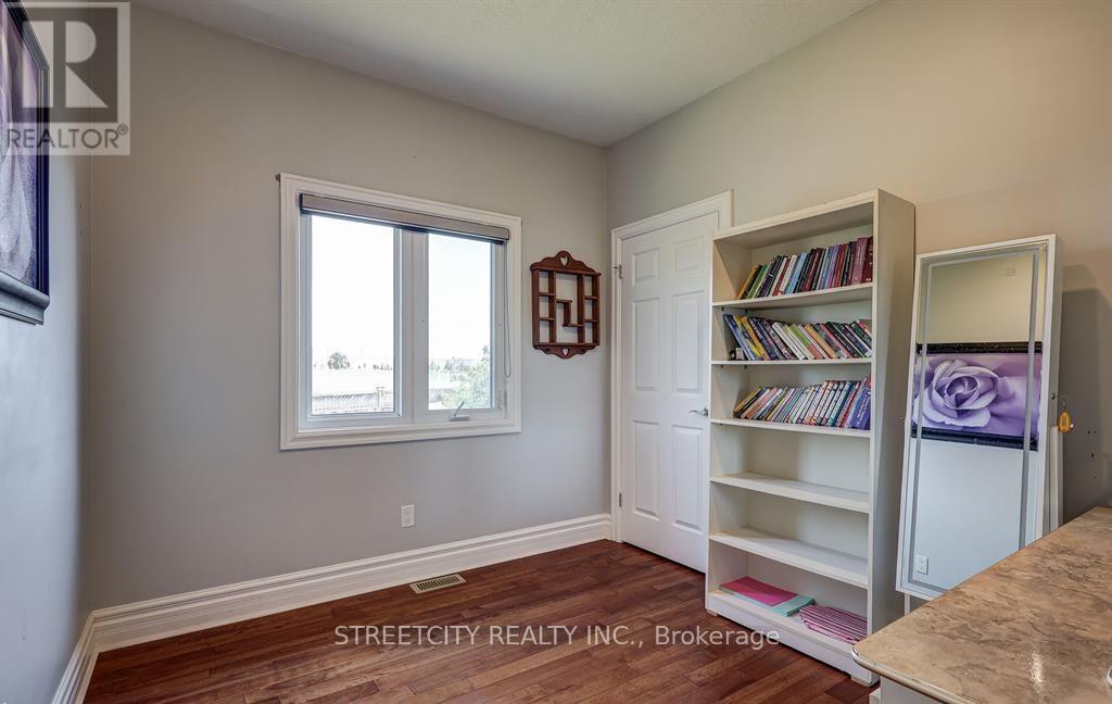 1 Mcgregor Court, St. Thomas, Ontario  N5P 4H7 - Photo 16 - X12850320