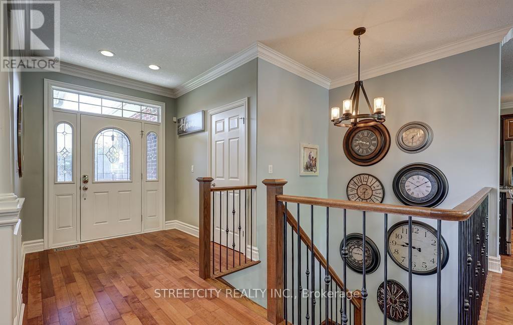 1 Mcgregor Court, St. Thomas, Ontario  N5P 4H7 - Photo 2 - X12850320