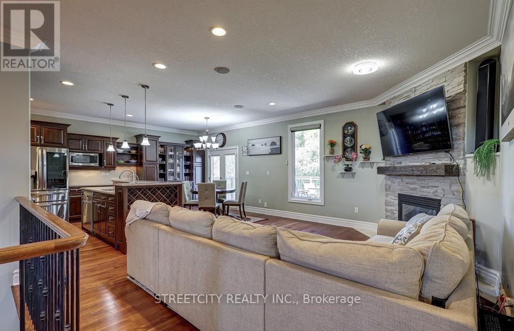 1 Mcgregor Court, St. Thomas, Ontario  N5P 4H7 - Photo 4 - X12850320