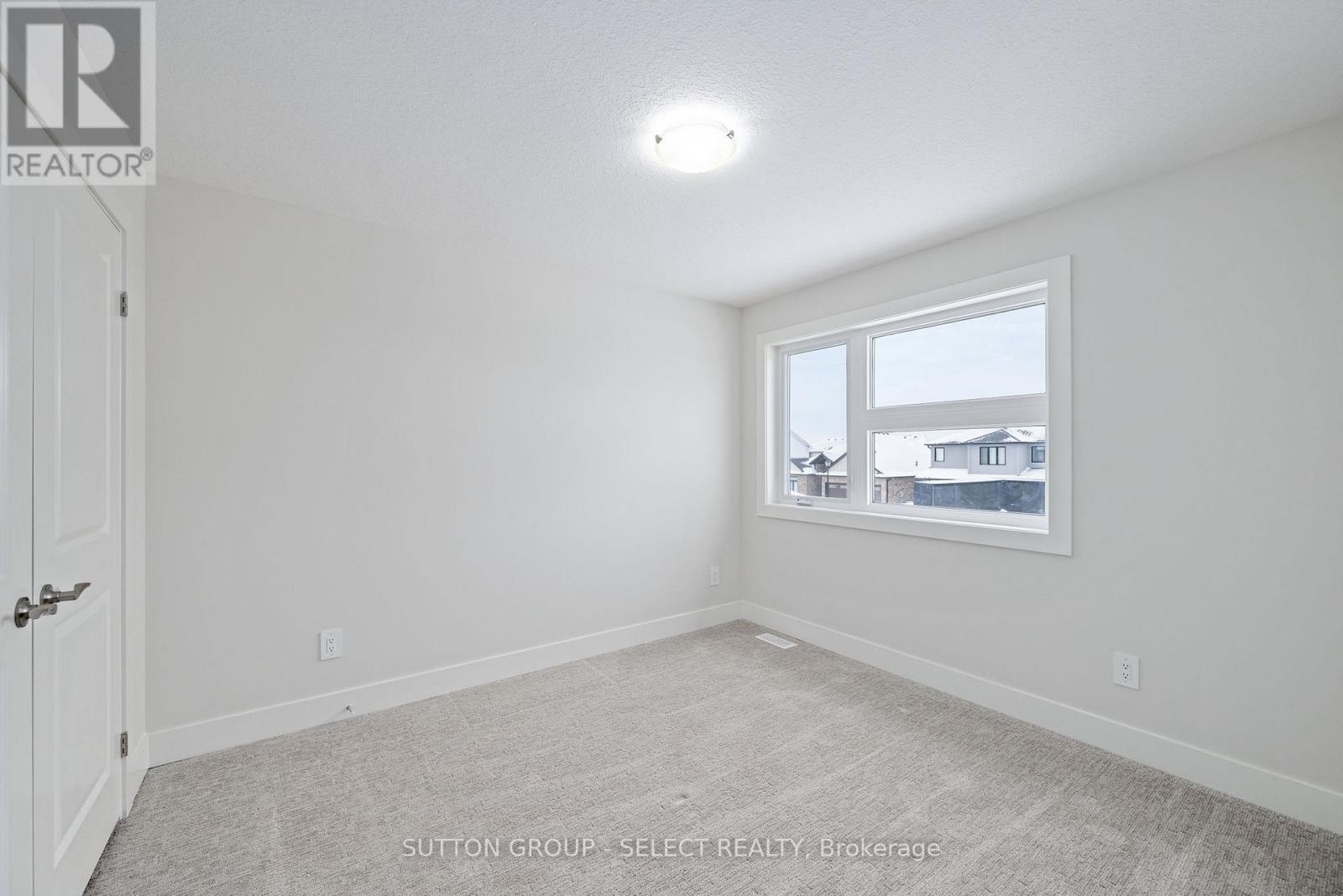 70 Royal Crescent, Southwold, Ontario  N5P 3T2 - Photo 29 - X12850382