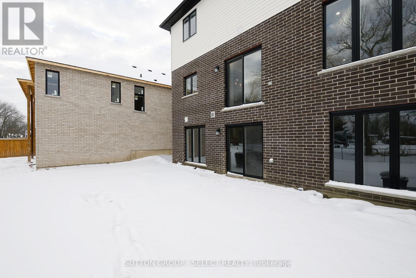 70 Royal Crescent, Southwold, Ontario  N5P 3T2 - Photo 42 - X12850382