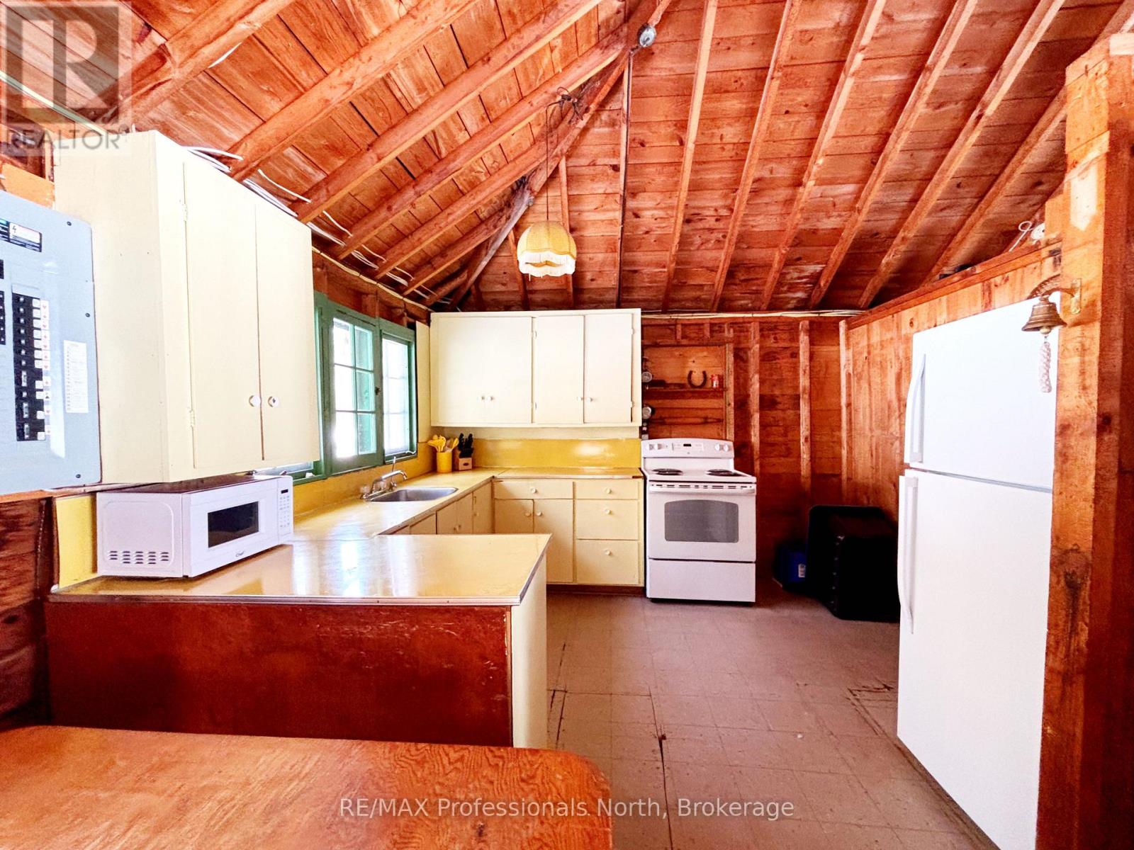 1005 Deacons Trail, Algonquin Highlands, Ontario  K0M 1J2 - Photo 6 - X12850446