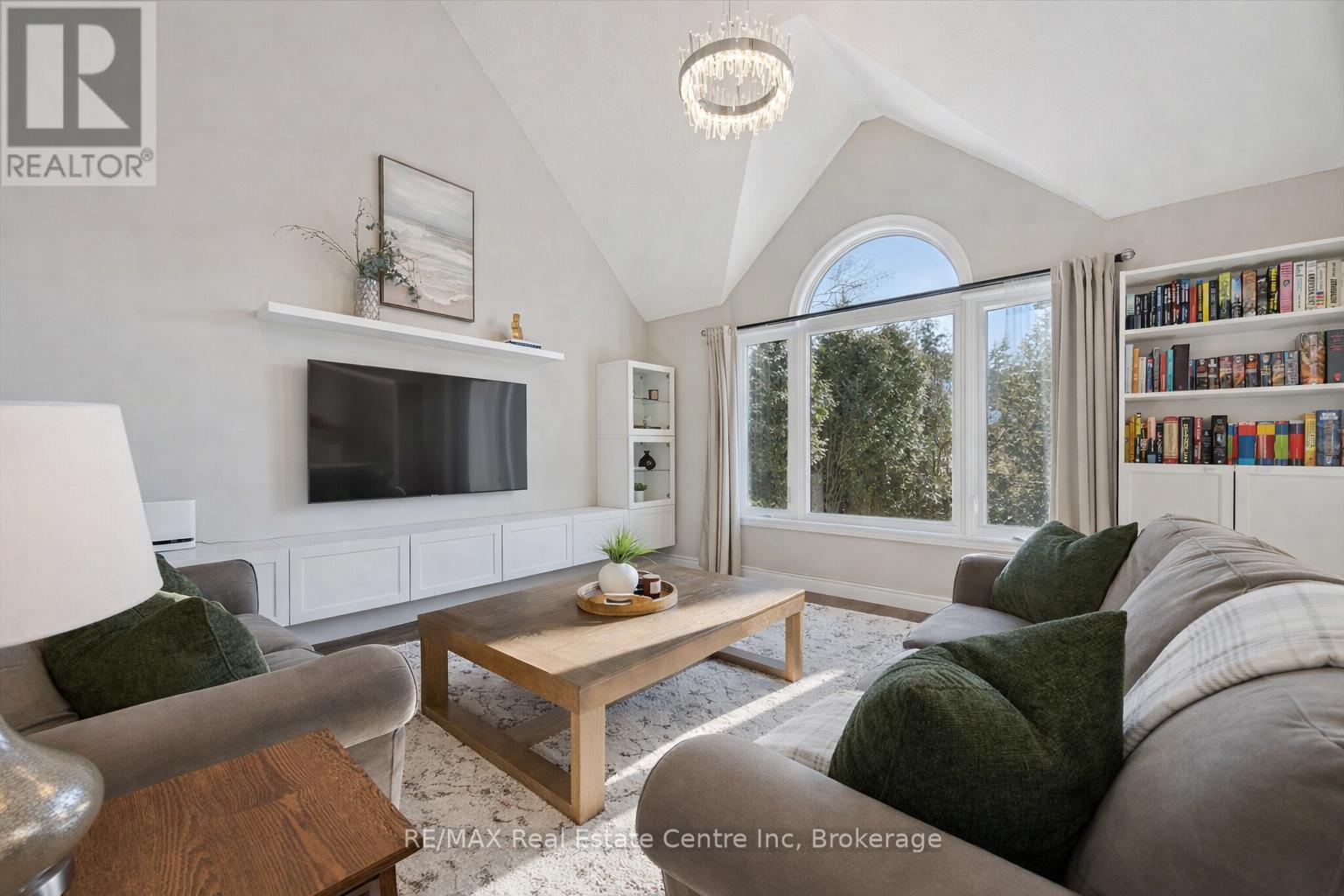 61 Gaw Crescent, Guelph, Ontario  N1L 1H9 - Photo 2 - X12850452