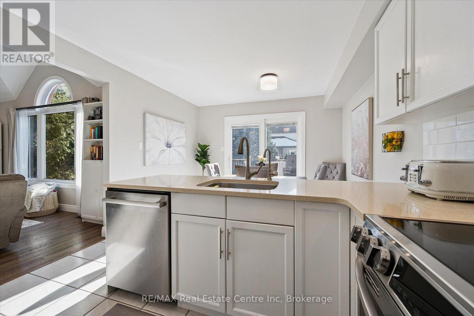 61 Gaw Crescent, Guelph, Ontario  N1L 1H9 - Photo 6 - X12850452