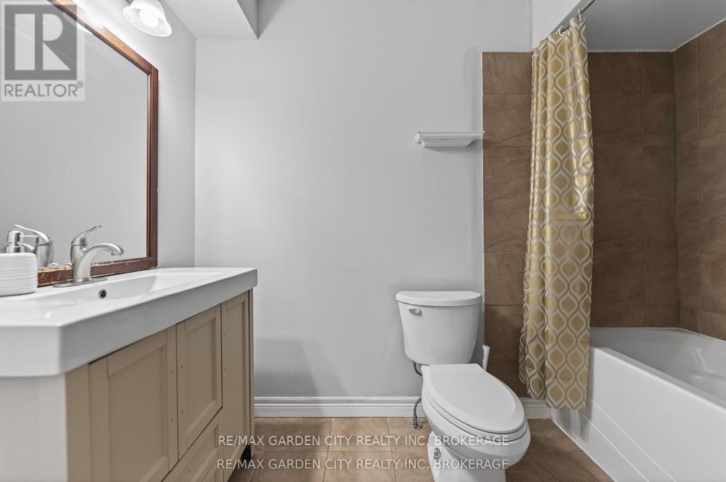 49 Autumn Place, St. Catharines, Ontario  L2P 3W6 - Photo 7 - X12850366