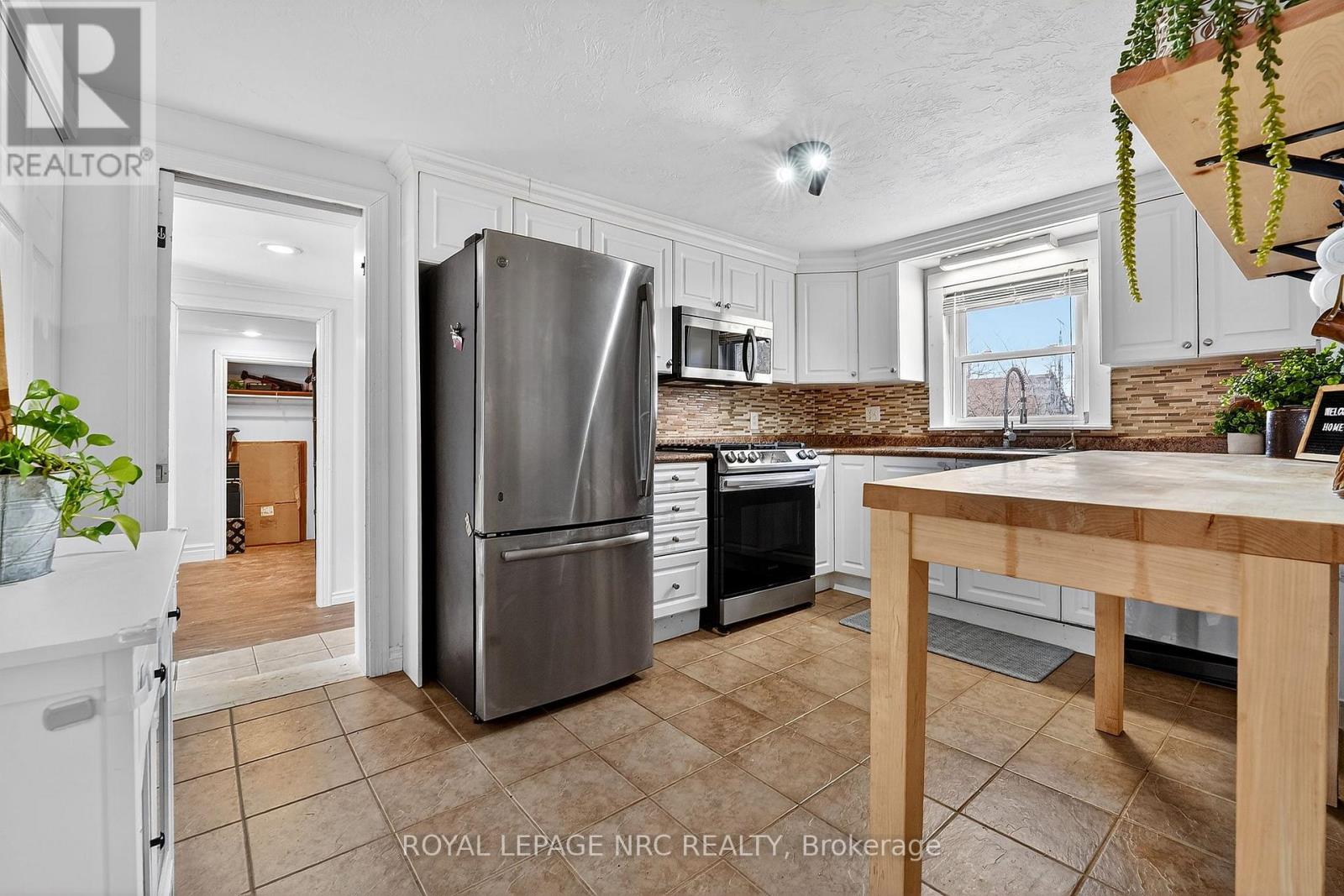 3767 Summit Avenue, Fort Erie, Ontario  L0S 1N0 - Photo 11 - X12850456