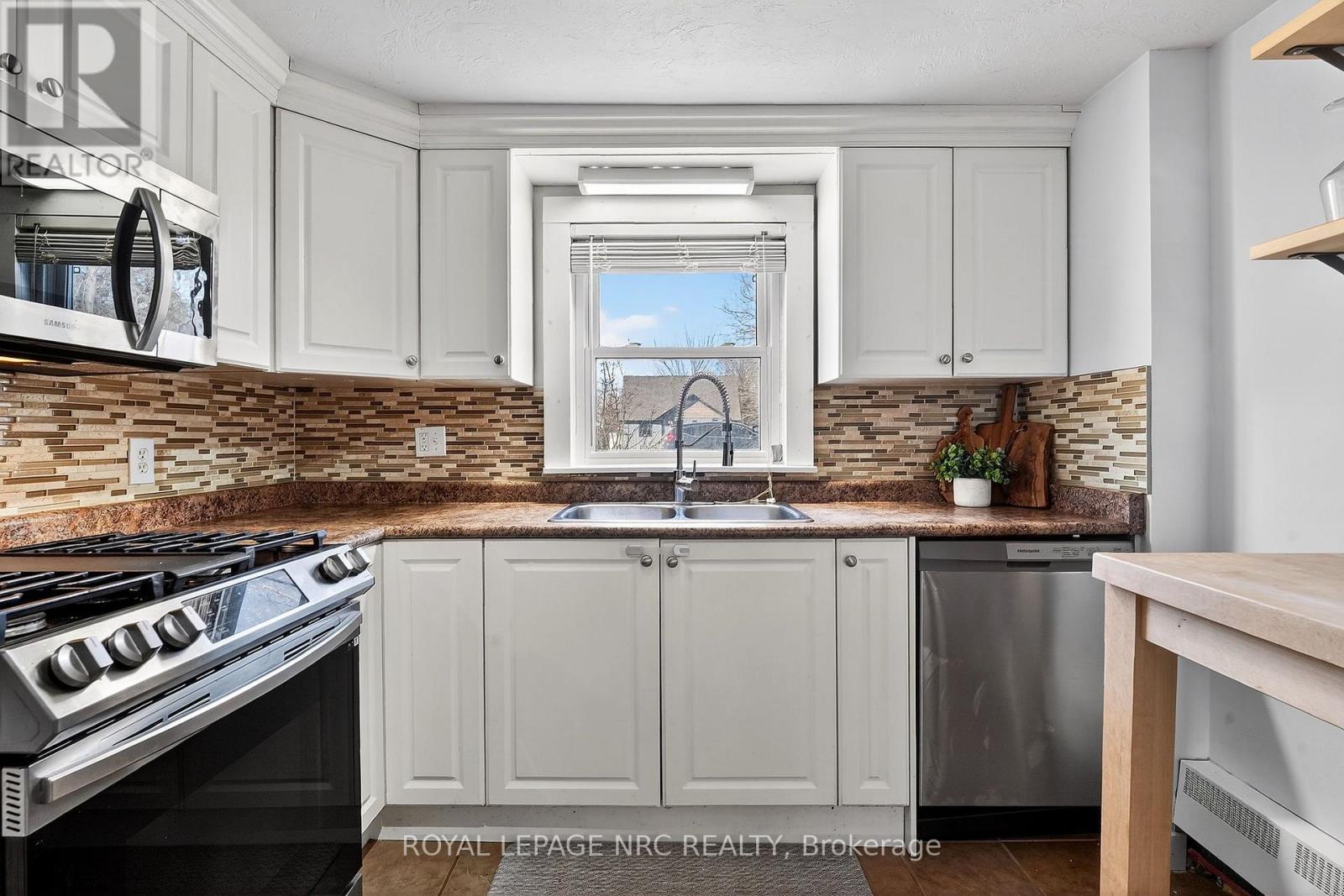 3767 Summit Avenue, Fort Erie, Ontario  L0S 1N0 - Photo 13 - X12850456