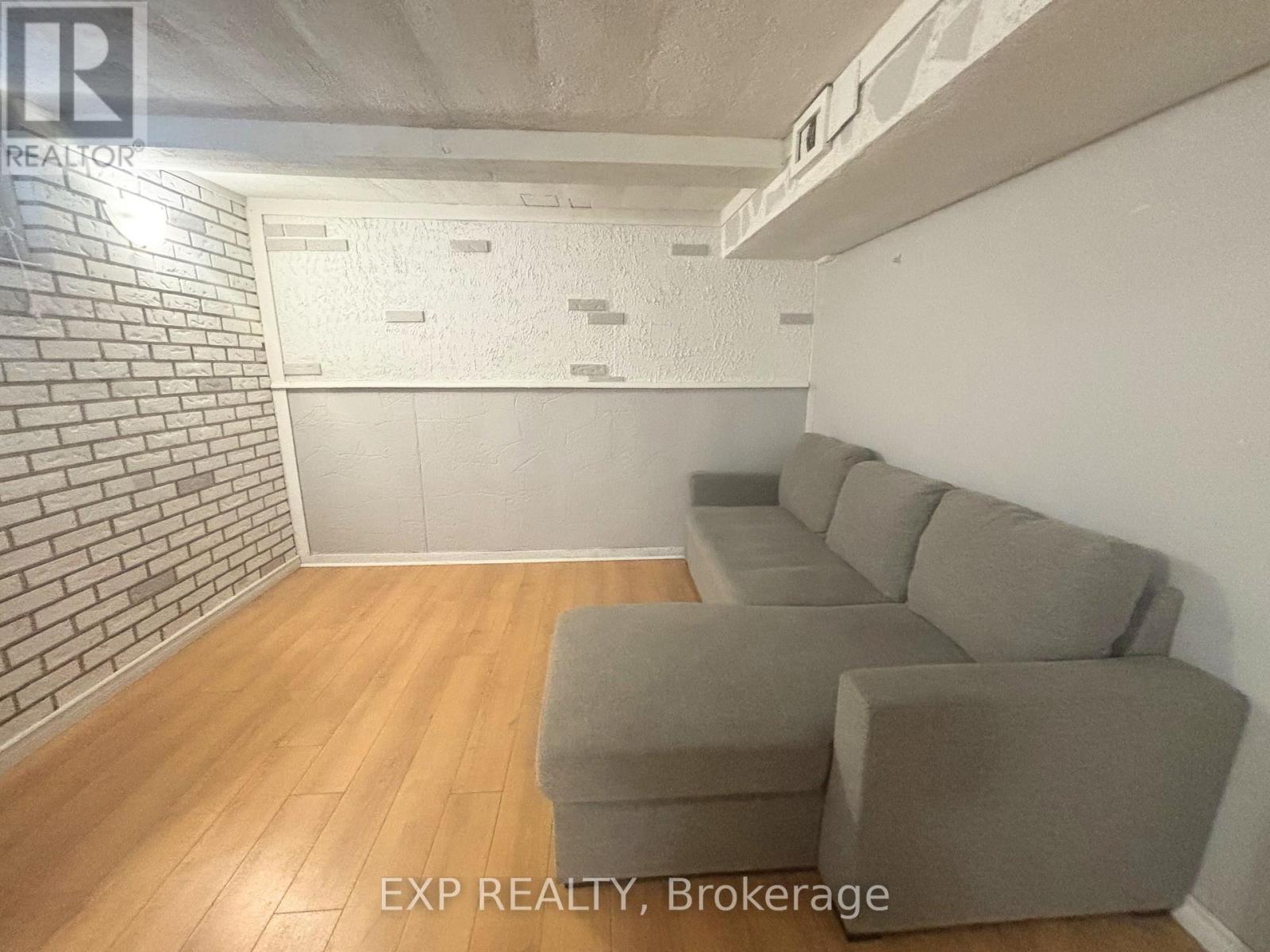 Lower - 381 Fleet Street, Welland, Ontario  L3B 4X4 - Photo 3 - X12850470