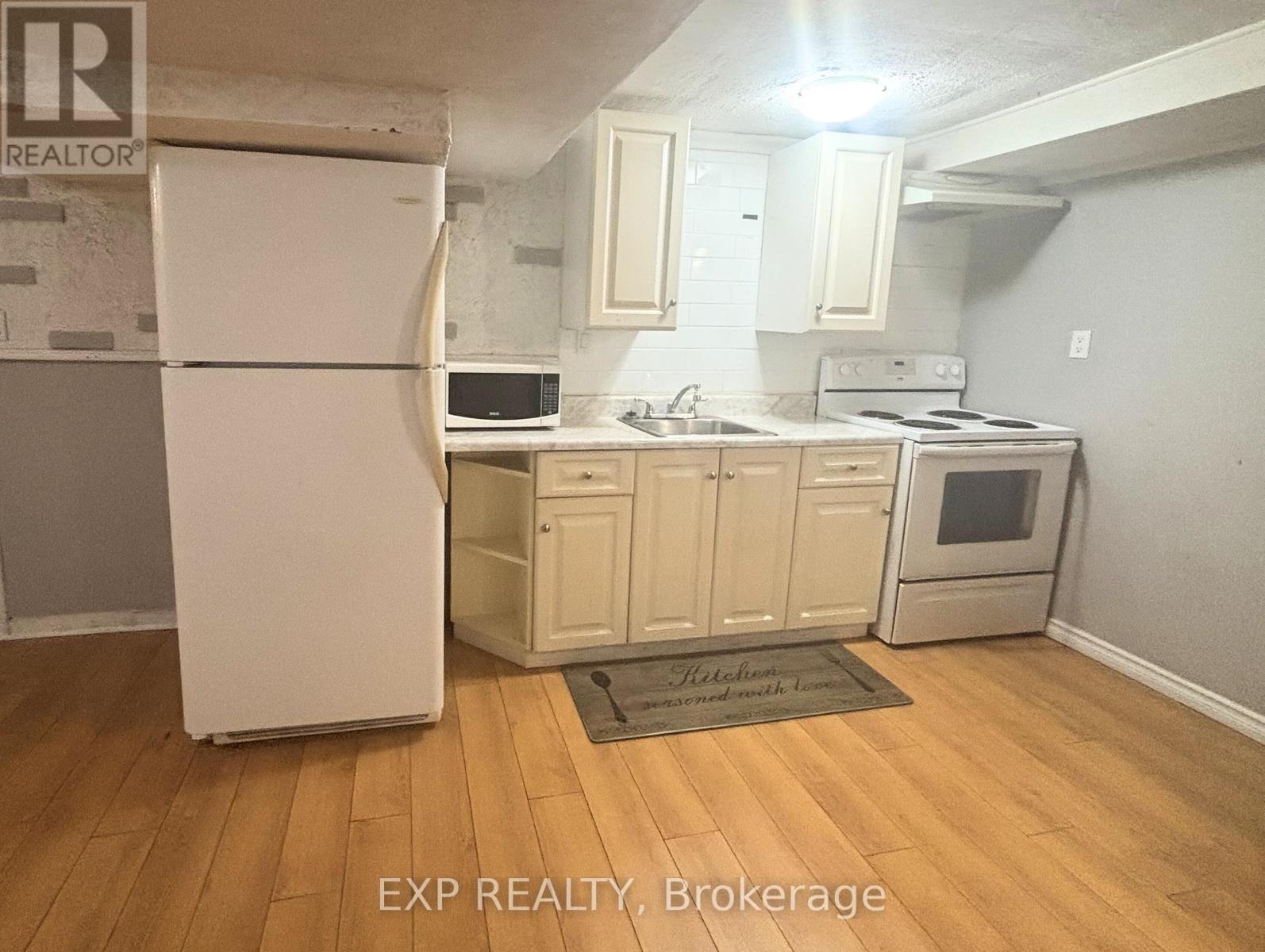 Lower - 381 Fleet Street, Welland, Ontario  L3B 4X4 - Photo 4 - X12850470