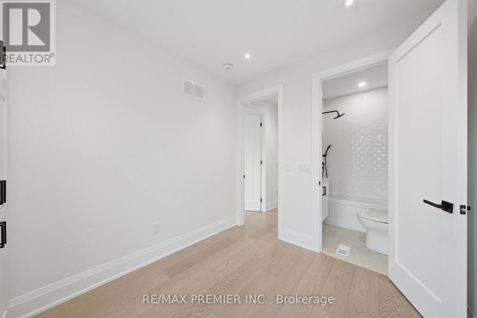 23b Maple Avenue N, Mississauga, Ontario  L5H 2S1 - Photo 20 - W12849620