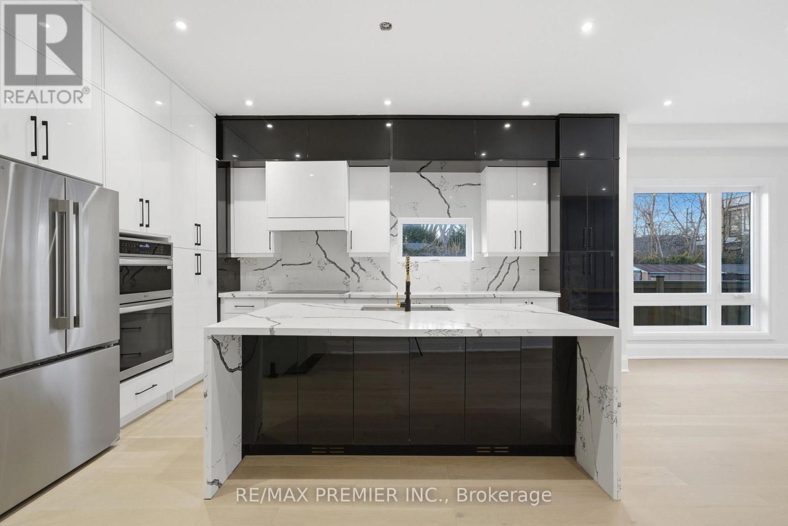 23b Maple Avenue N, Mississauga, Ontario  L5H 2S1 - Photo 12 - W12849620