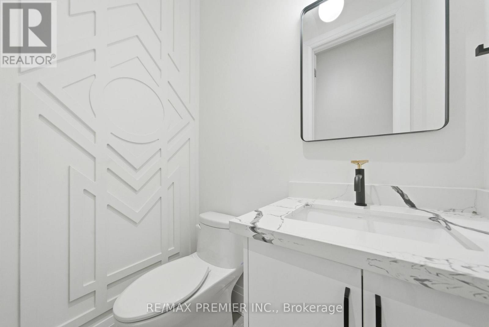 23b Maple Avenue N, Mississauga, Ontario  L5H 2S1 - Photo 4 - W12849620