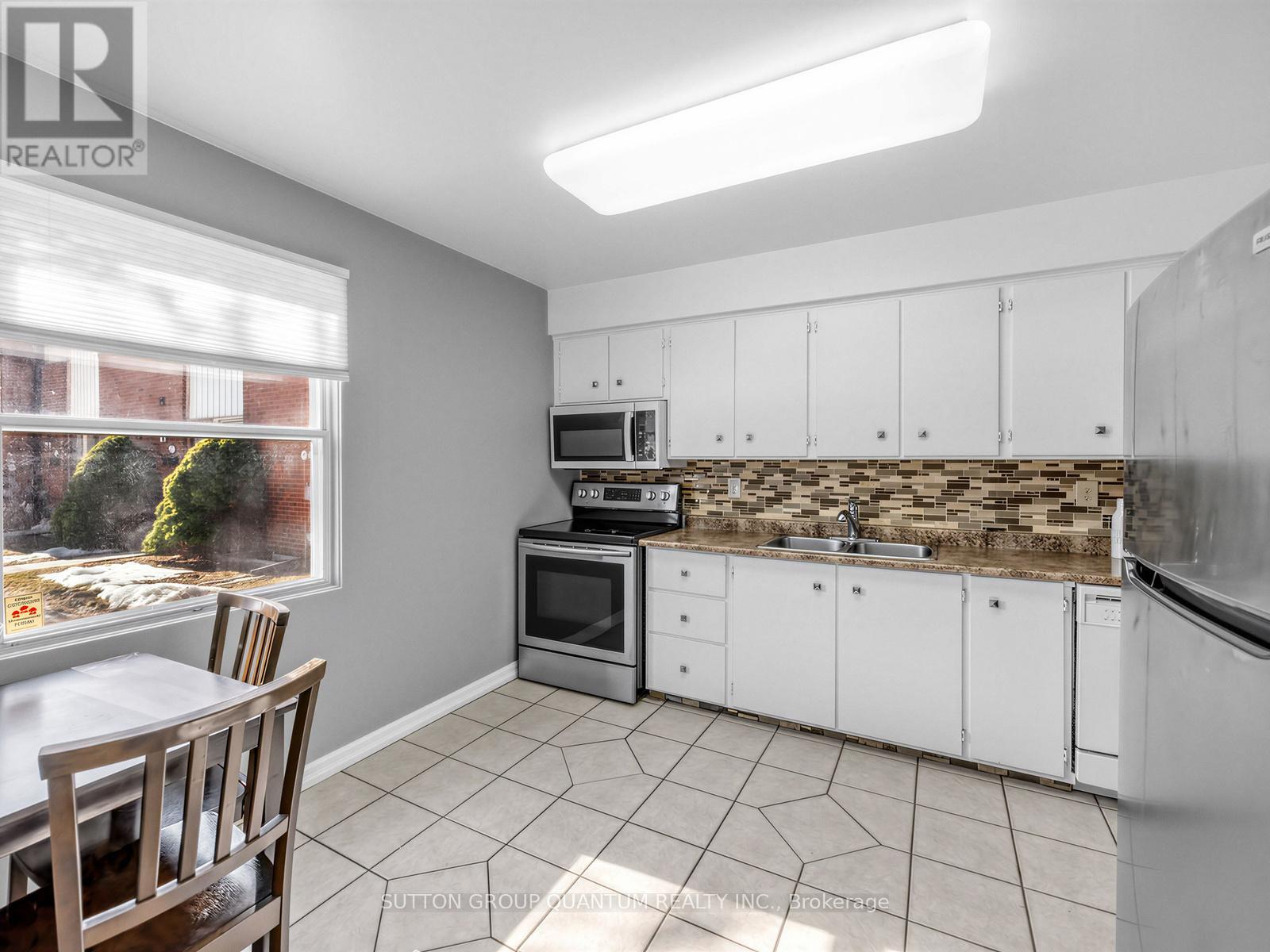 30 - 3665 Flamewood Drive, Mississauga, Ontario  L4Y 3P5 - Photo 20 - W12850270