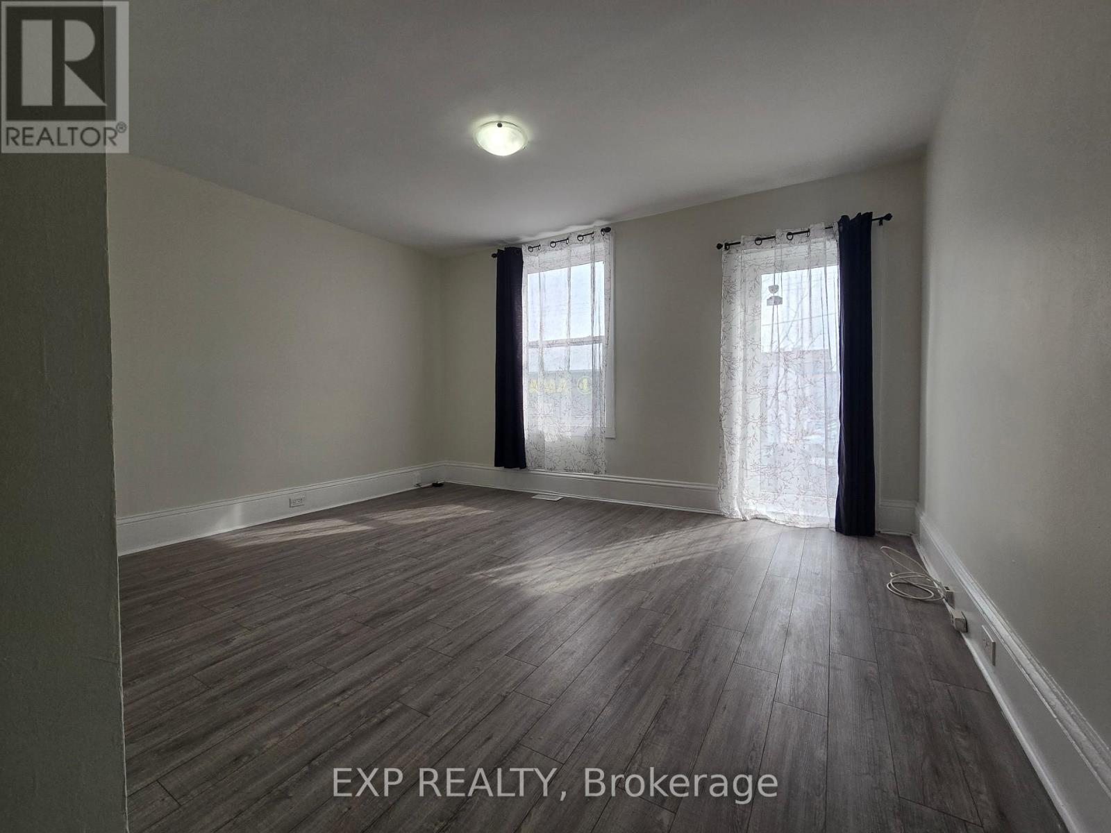 2 - 1055 Somerset Street, Ottawa, Ontario  K1Y 3C4 - Photo 3 - X12698210