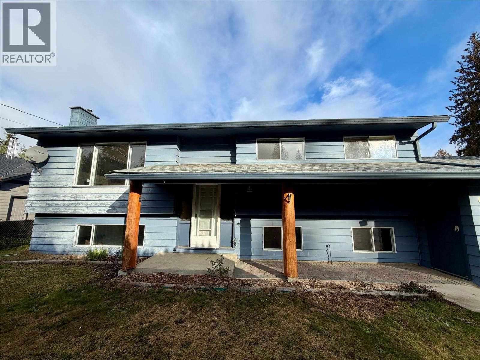 606 Spruce Street, Sicamous, British Columbia  V0E 2V0 - Photo 3 - 10375486