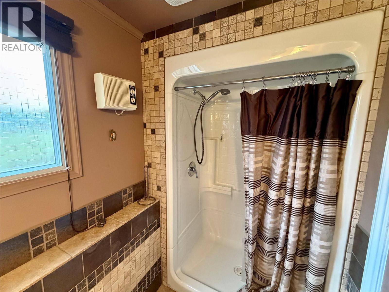 606 Spruce Street, Sicamous, British Columbia  V0E 2V0 - Photo 35 - 10375486