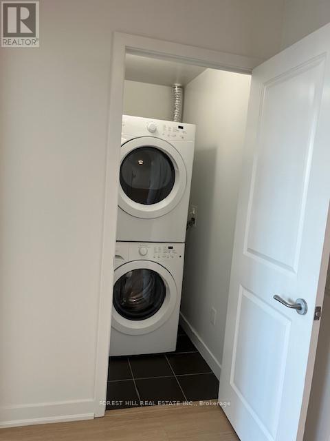 411 - 320 Tweedsmuir Avenue, Toronto, Ontario  M5P 2Y3 - Photo 8 - C12850482