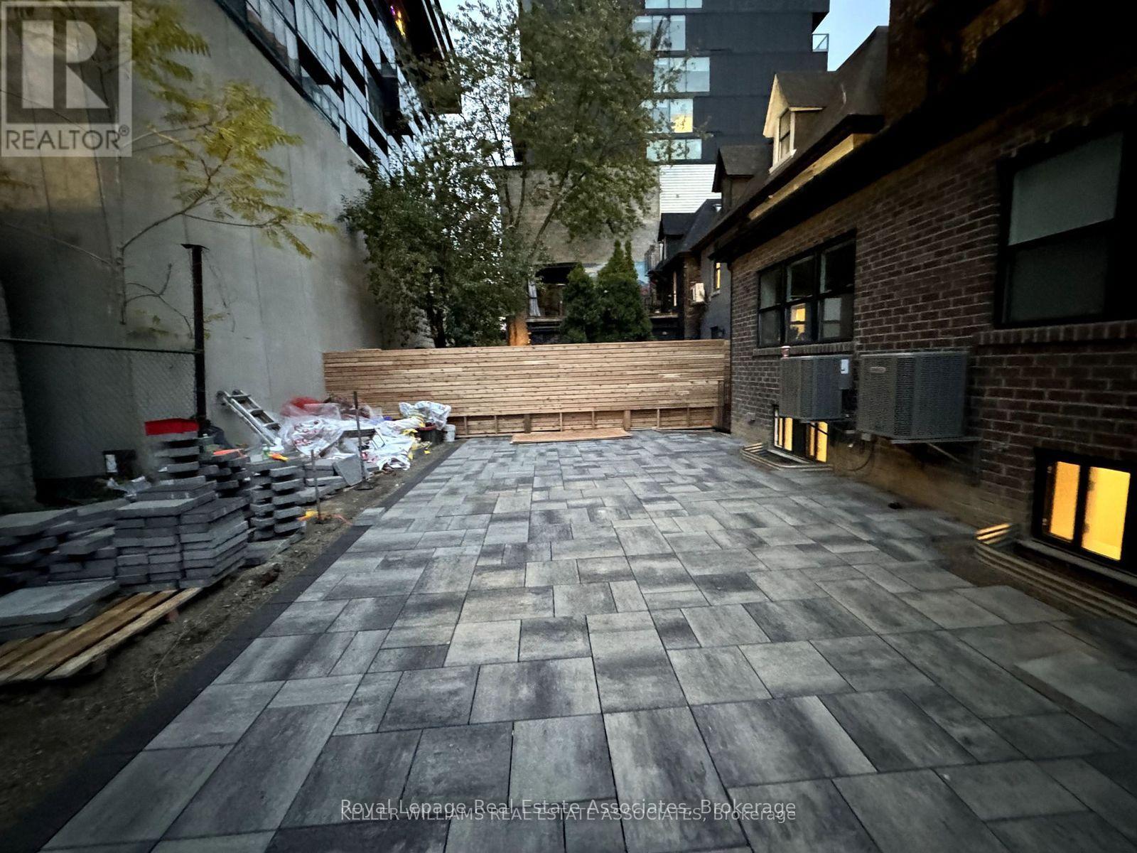 Main Floor - 56 Stewart Street, Toronto, Ontario  M5V 1H6 - Photo 12 - C12850516