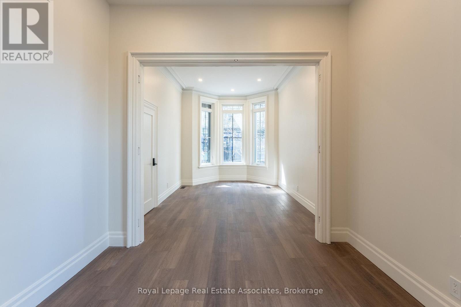 Main Floor - 56 Stewart Street, Toronto, Ontario  M5V 1H6 - Photo 2 - C12850516