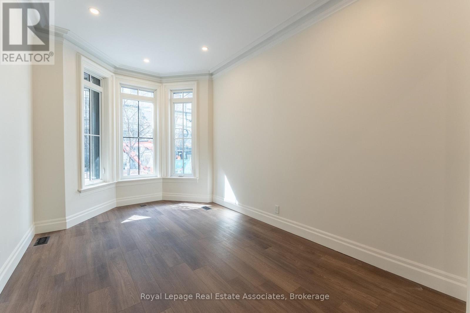 Main Floor - 56 Stewart Street, Toronto, Ontario  M5V 1H6 - Photo 4 - C12850516