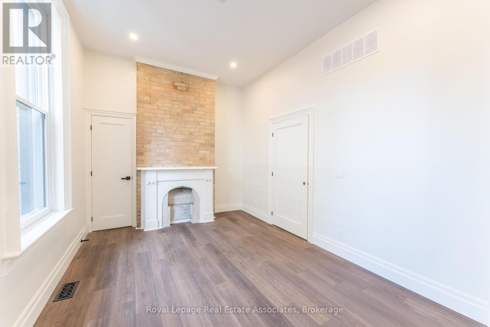 Main Floor - 56 Stewart Street, Toronto, Ontario  M5V 1H6 - Photo 6 - C12850516