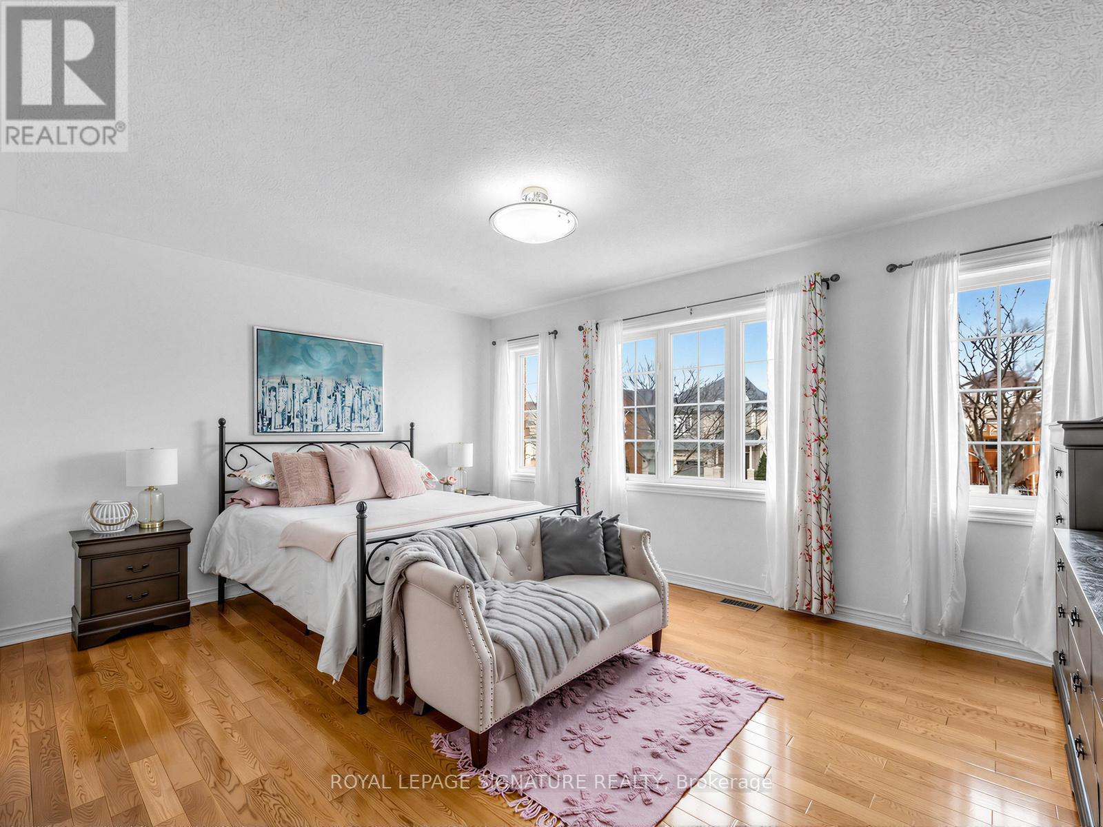 30 Root Crescent, Ajax, Ontario  L1T 4J8 - Photo 12 - E12850472