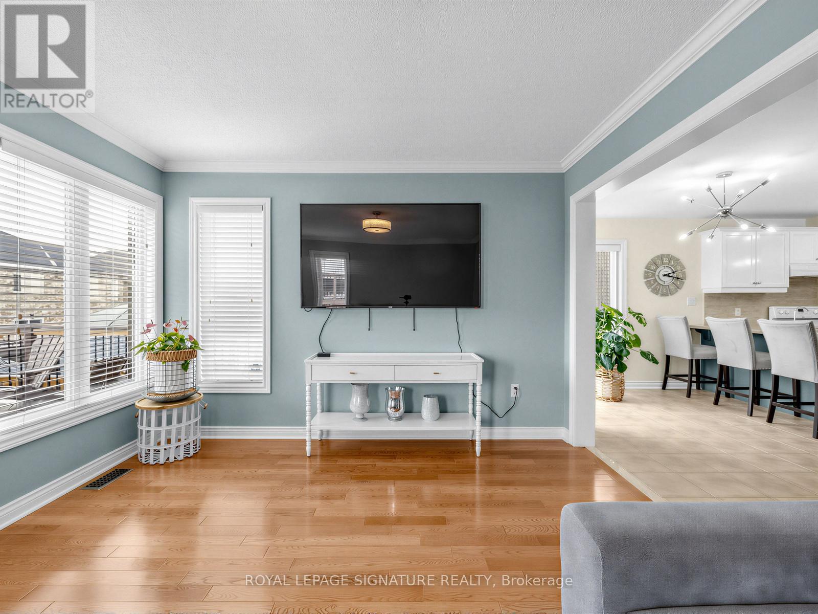 30 Root Crescent, Ajax, Ontario  L1T 4J8 - Photo 3 - E12850472