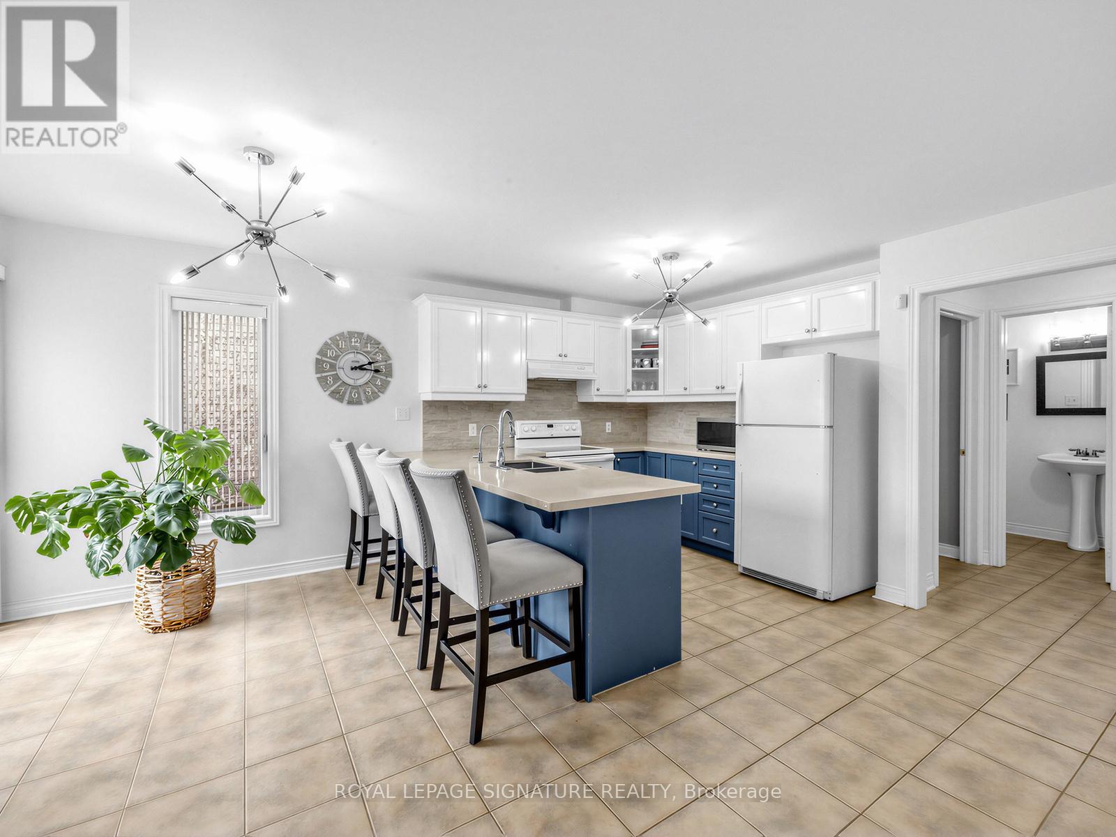 30 Root Crescent, Ajax, Ontario  L1T 4J8 - Photo 7 - E12850472