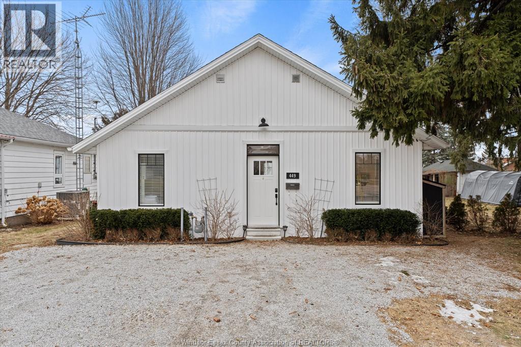 MLS# 26004689: 449 HERITAGE ROAD, Kingsville, Canada