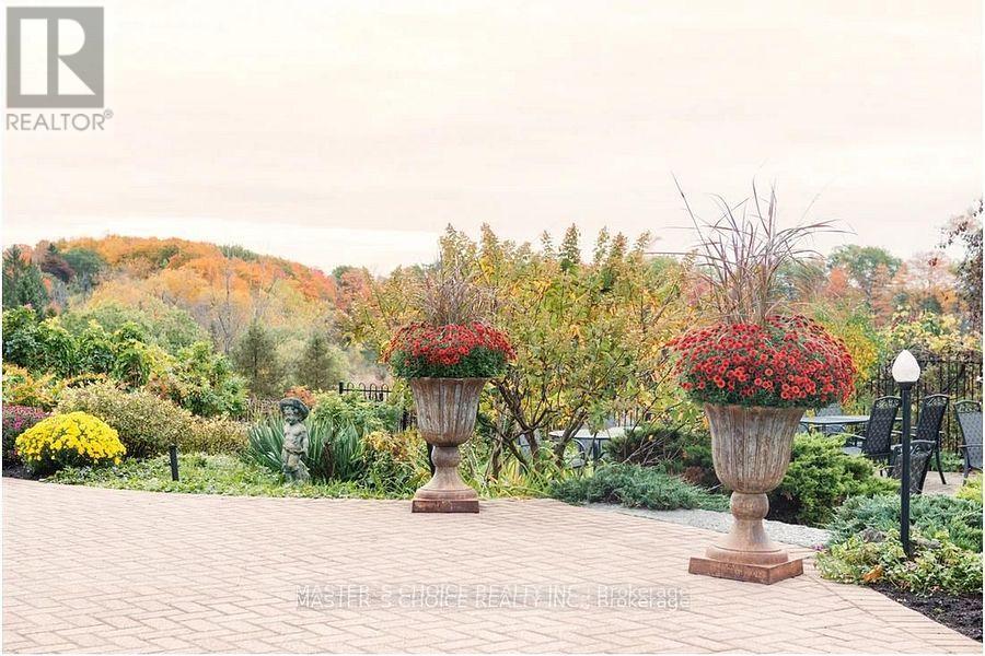 13256 Leslie Street, Richmond Hill, Ontario  L4E 1A2 - Photo 5 - N12850362