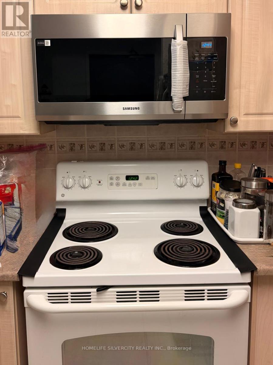 607 - 30 Grand Trunk Crescent, Toronto, Ontario  M5J 3A4 - Photo 7 - C12685068