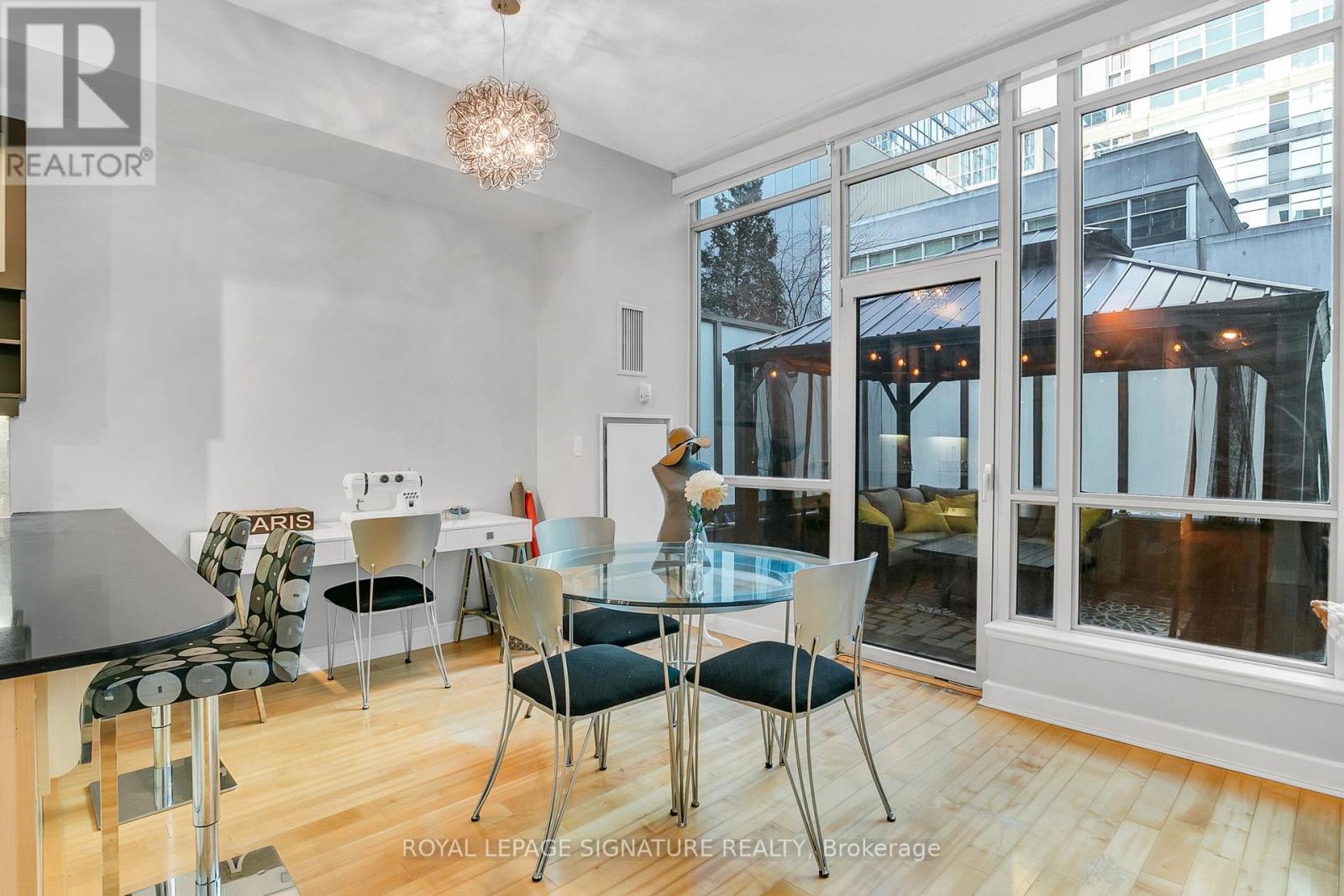 G25 - 350 Wellington Street W, Toronto, Ontario  M5V 3W9 - Photo 10 - C12850414