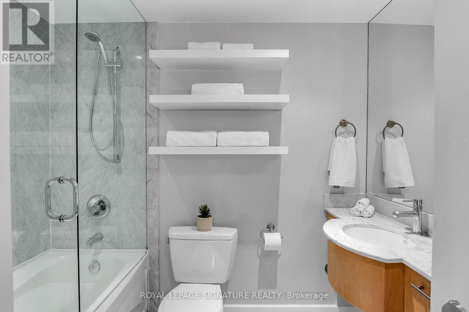 G25 - 350 Wellington Street W, Toronto, Ontario  M5V 3W9 - Photo 18 - C12850414