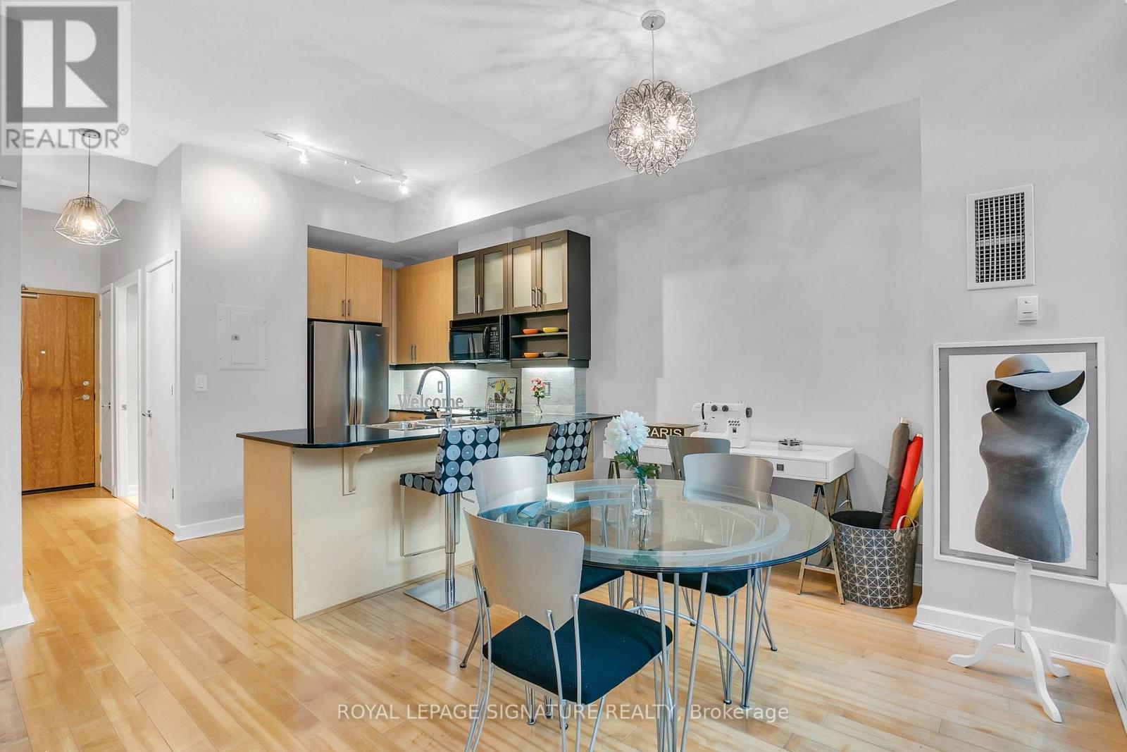 G25 - 350 Wellington Street W, Toronto, Ontario  M5V 3W9 - Photo 9 - C12850414