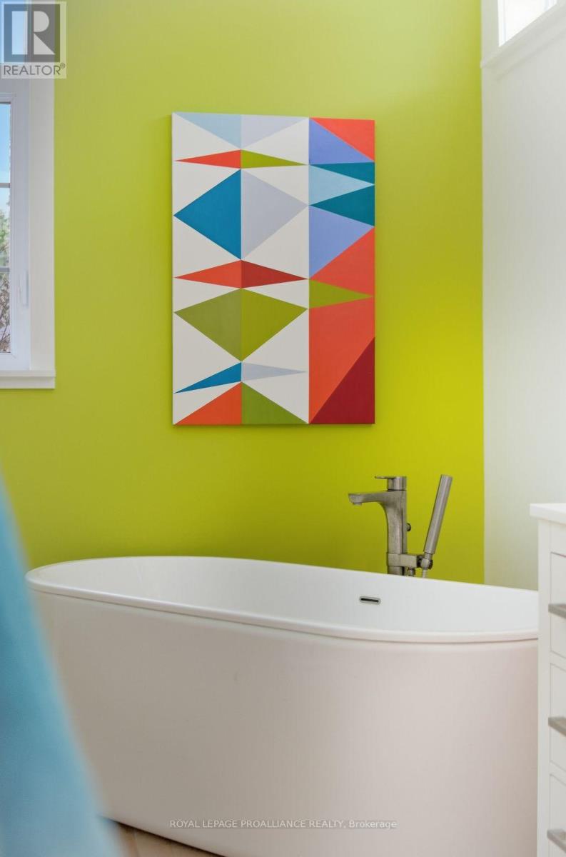 602 Elmbrook Road, Prince Edward County (Sophiasburg Ward), Ontario  K0K 2T0 - Photo 27 - X12821344