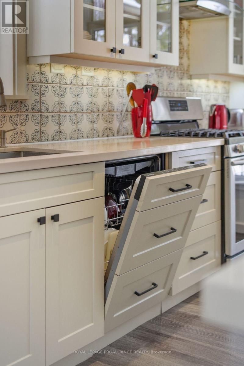 602 Elmbrook Road, Prince Edward County (Sophiasburg Ward), Ontario  K0K 2T0 - Photo 21 - X12821344