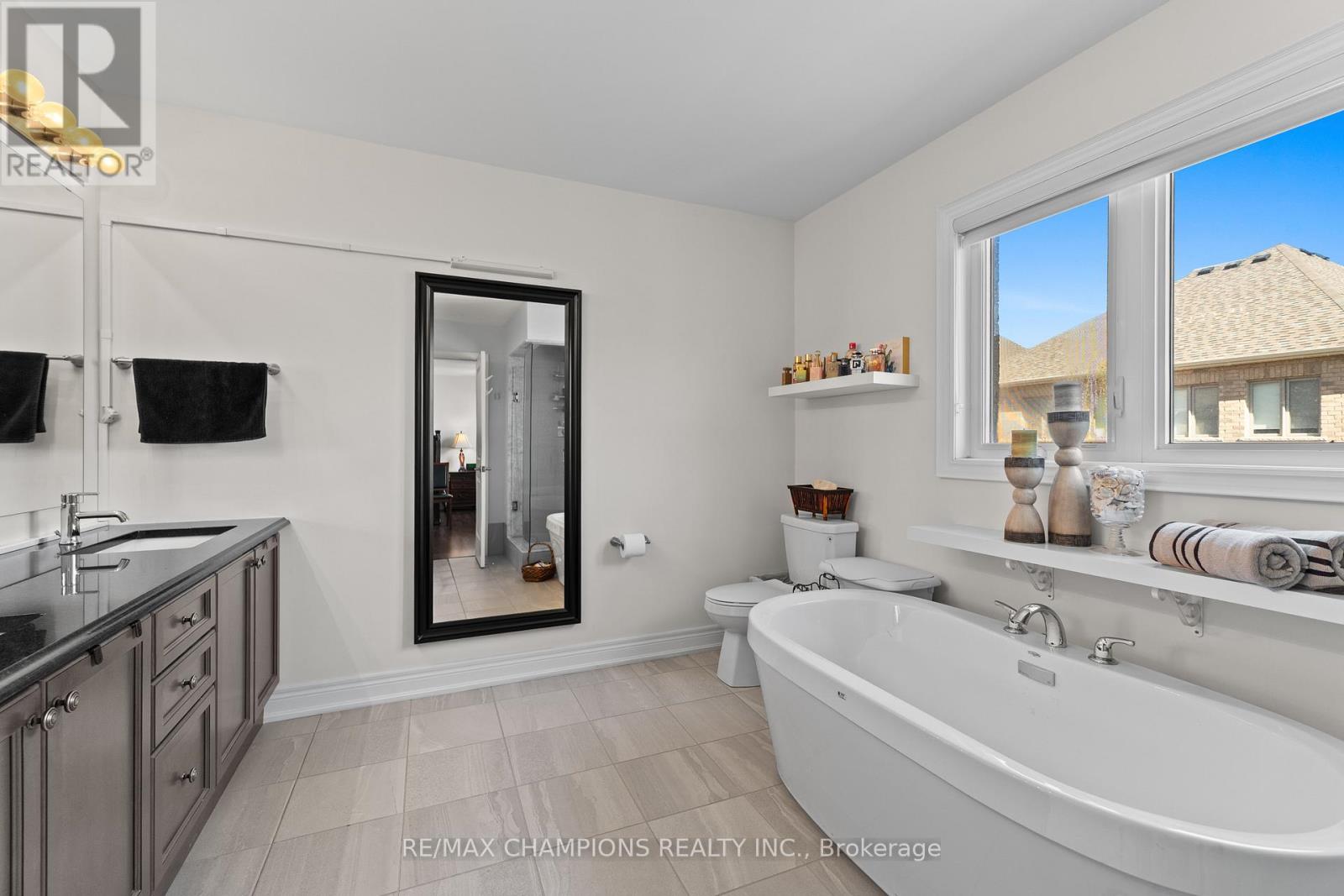 151 Russell Creek Drive, Brampton, Ontario  L6R 4B4 - Photo 14 - W12830992