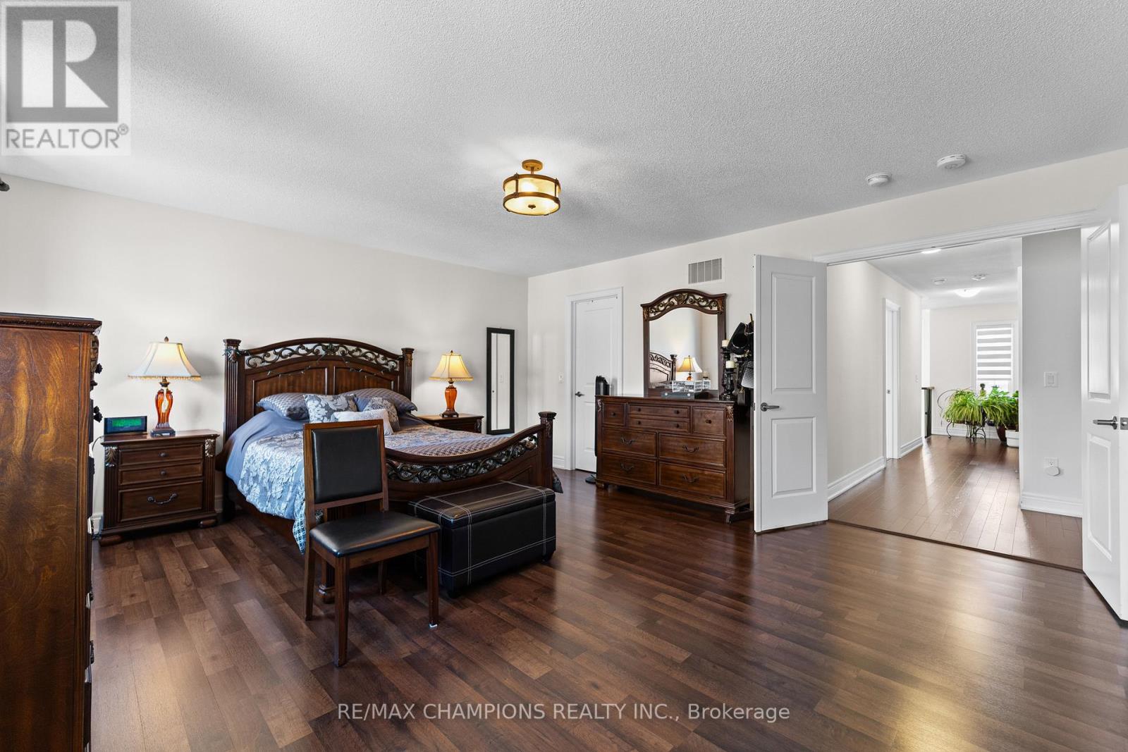 151 Russell Creek Drive, Brampton, Ontario  L6R 4B4 - Photo 13 - W12830992