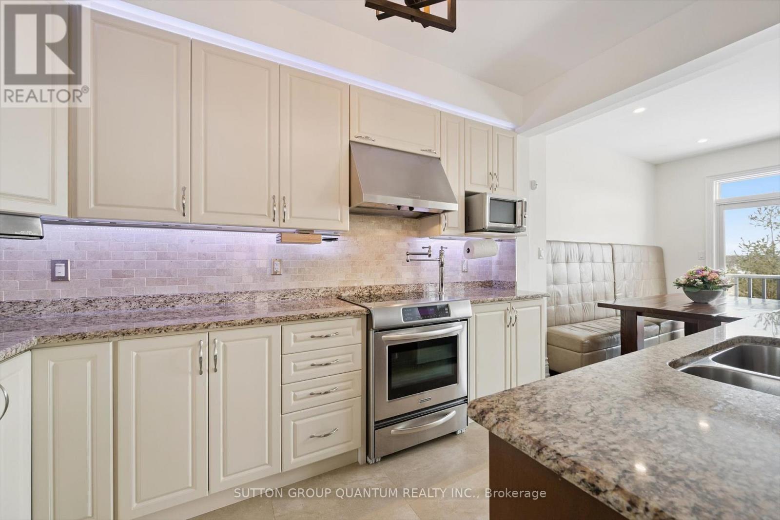 68 Westowanis Drive, Toronto, Ontario  M9W 0C2 - Photo 13 - W12850322