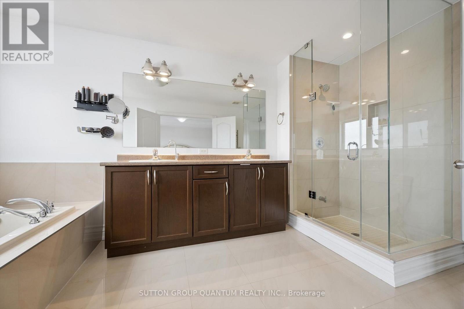 68 Westowanis Drive, Toronto, Ontario  M9W 0C2 - Photo 20 - W12850322