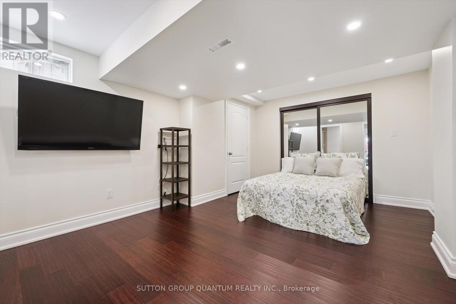 68 Westowanis Drive, Toronto, Ontario  M9W 0C2 - Photo 35 - W12850322