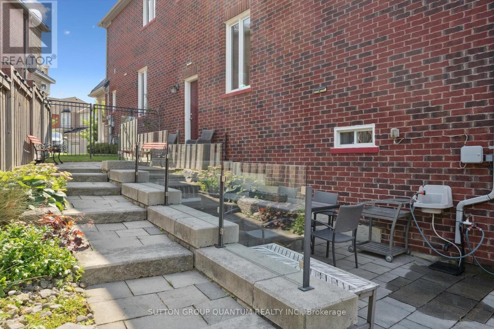 68 Westowanis Drive, Toronto, Ontario  M9W 0C2 - Photo 44 - W12850322